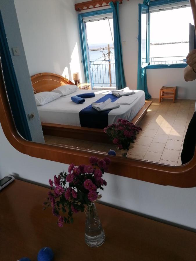 Villa Evmenia Panoramic View & Sea Front Apartments Skopelos Town Exterior photo