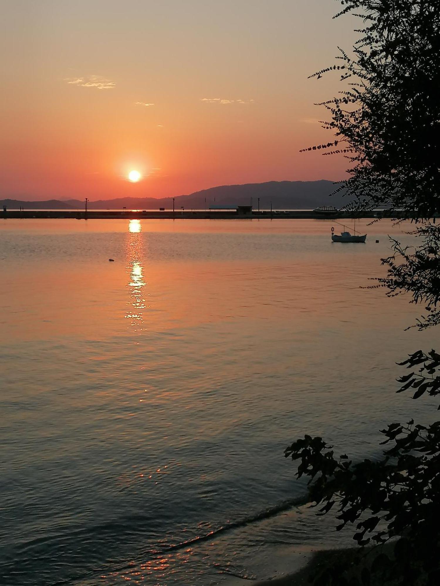 Villa Evmenia Panoramic View & Sea Front Apartments Skopelos Town Exterior photo