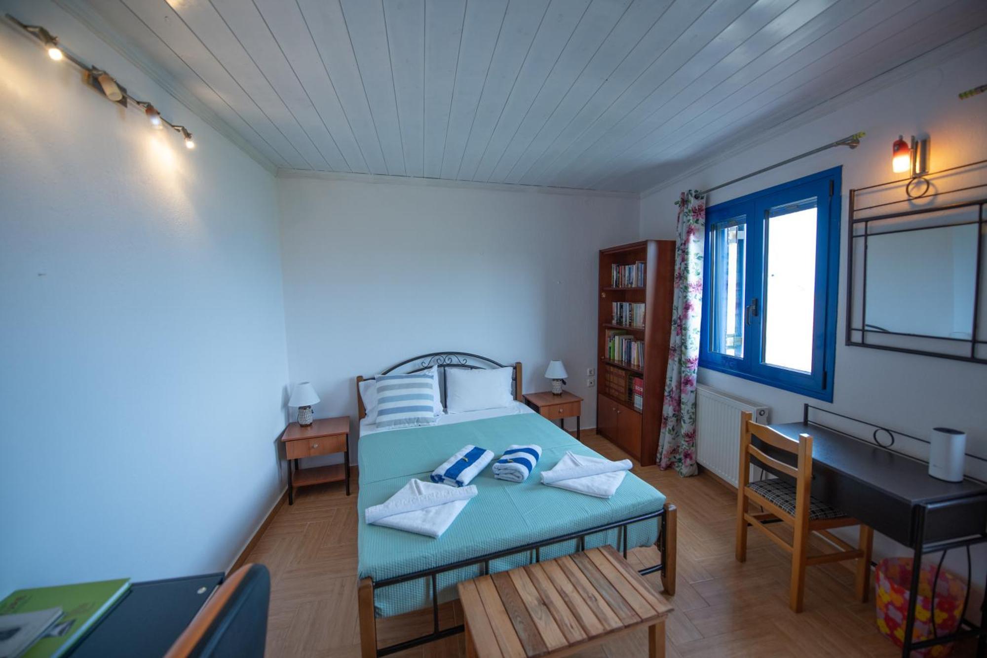 Villa Evmenia Panoramic View & Sea Front Apartments Skopelos Town Exterior photo